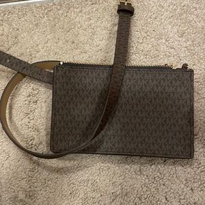 Micheal Kors crossbody bag